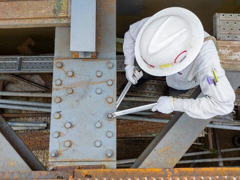 Fastener Selection for Timber-to-Steel Connections: Sizing and Corrosion Checks